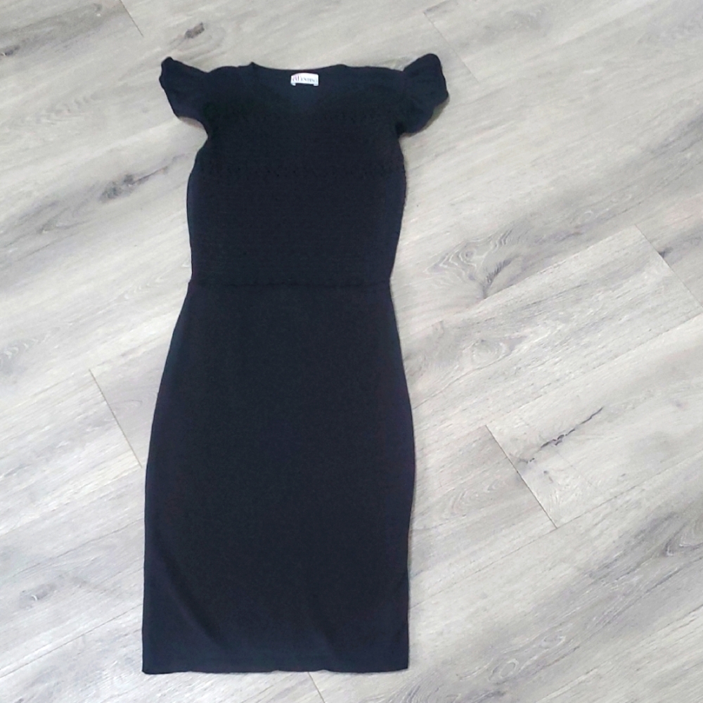 RED VALENTINO Knit Knee-Length Sheath Dress Ruffle Sleeves & Lasercut Accents
